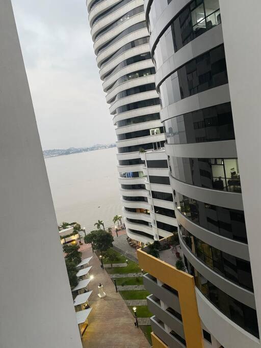 Bellini Luxury - Puerto Santa Ana Apartment กวายากิล ภายนอก รูปภาพ